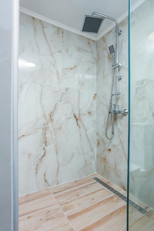 Luxury Downtown Apartment Z1 Салоники Экстерьер фото